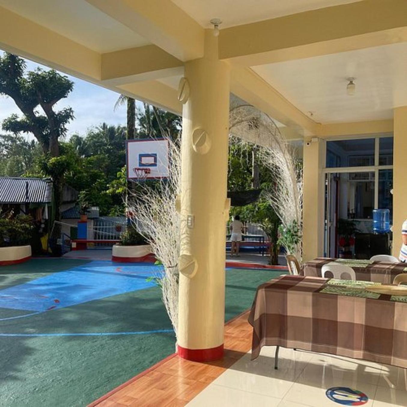 Reddoorz At S & L Apartelle Daraga Albay เลกัซปี ภายนอก รูปภาพ